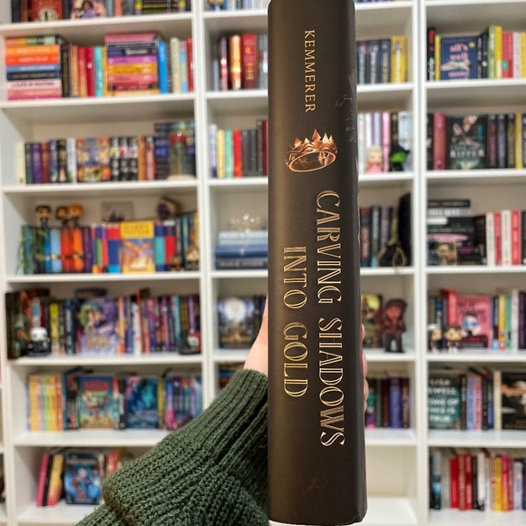 Fantasy Book: Carving Shadows into Gold by Brigid Kemmerer - Picture 2 of 5